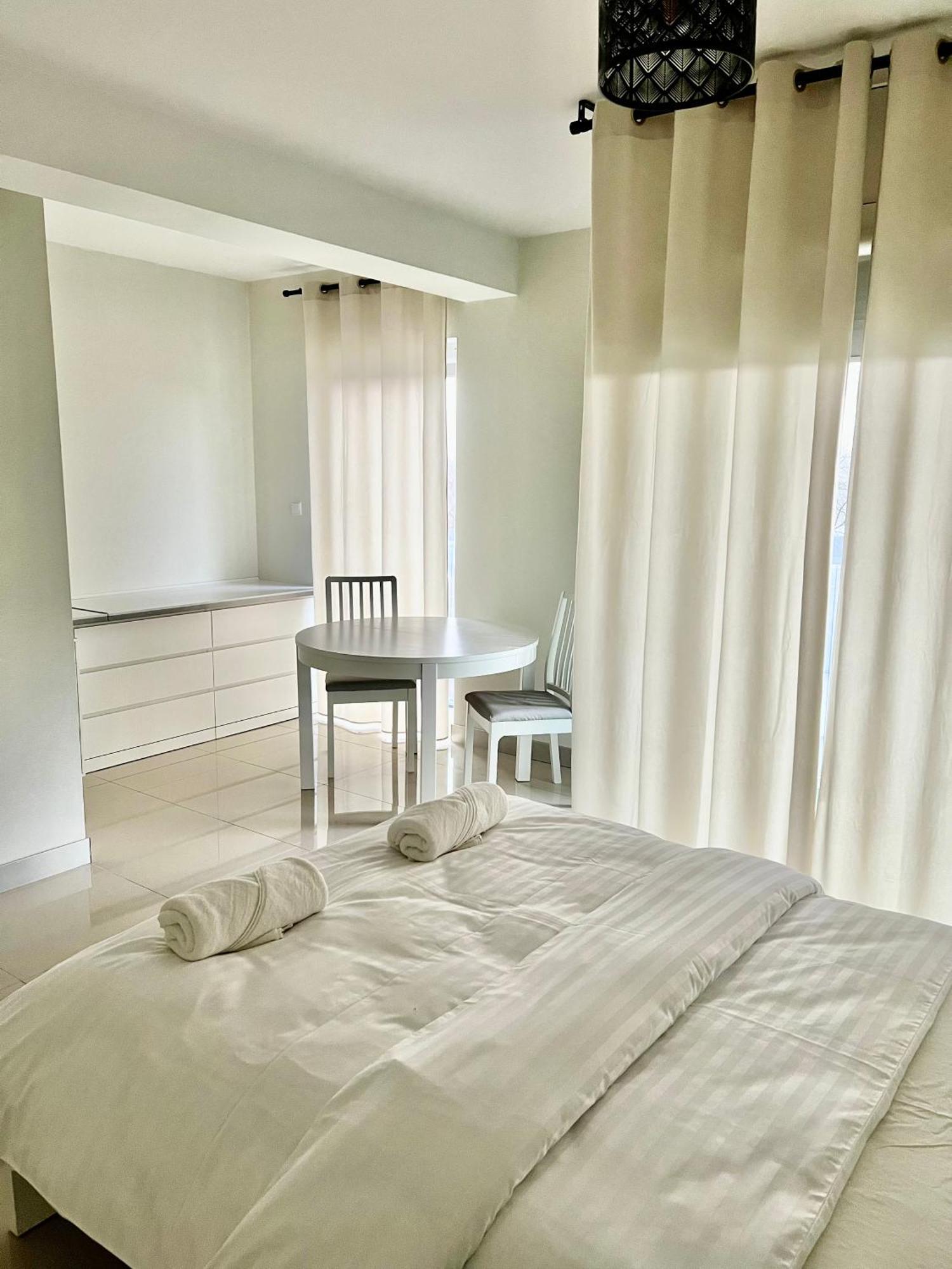 Zielone Apartamenty Katowice คอร์ซุฟ ห้อง รูปภาพ